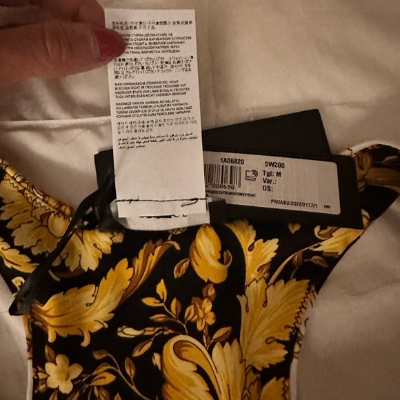 Versace Baroque Printed Cropped Tank Top - Picture 9 of 12